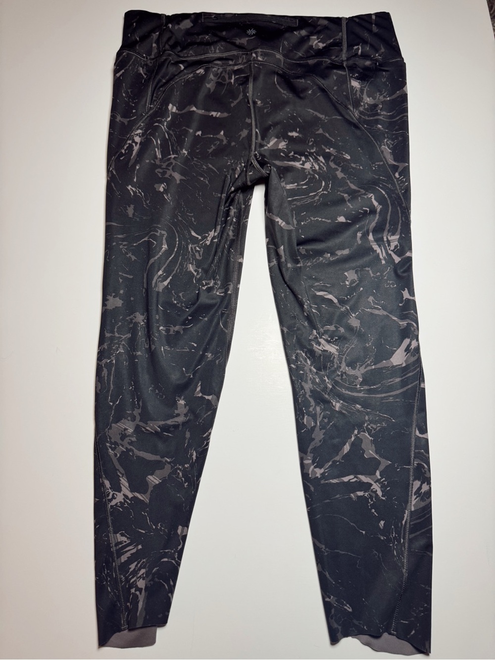 NWOT Athleta Black Marble leggings with pockets! Size Large!